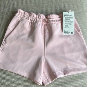 NWT Lululemon Softstreme HR Short 4”